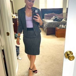 Express wool skirt suit